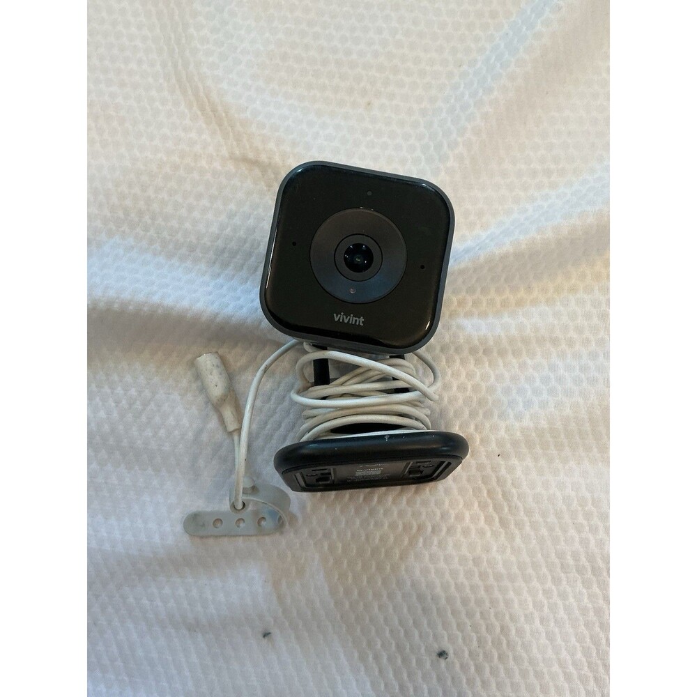 Vivint Indoor Wired IP/Network Color Surveillance Camera, Black - 1 Camera